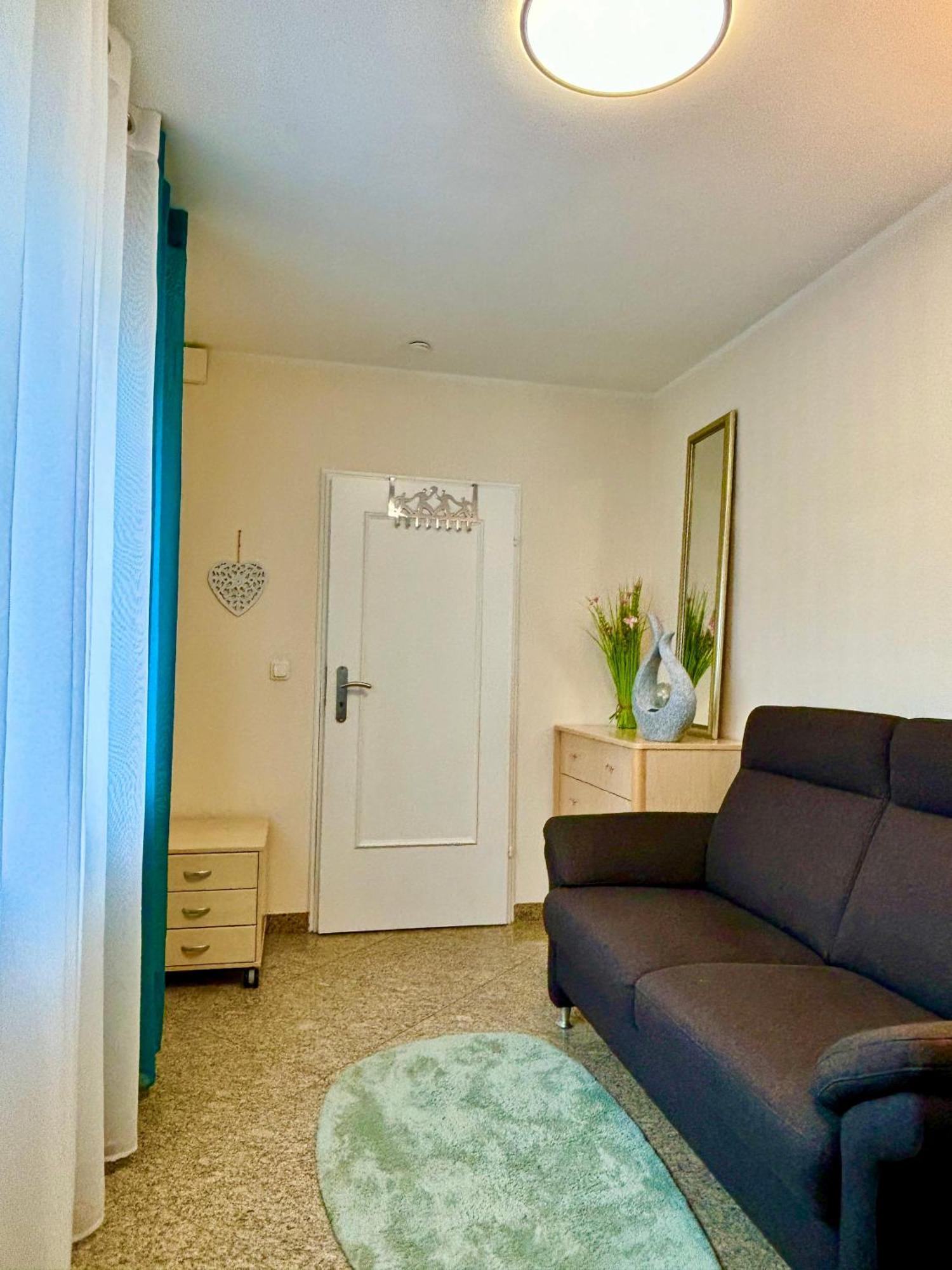 Wolkenzimmer Mit 140 Cm Bett Im Erdgeschoss Seligenstadt Exteriör bild